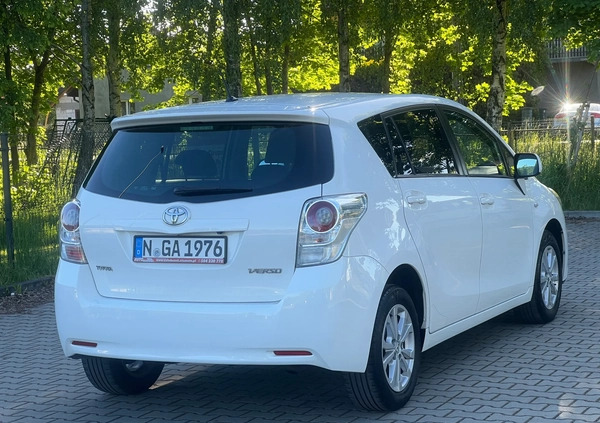 Toyota Verso cena 39900 przebieg: 200000, rok produkcji 2013 z Jasień małe 631